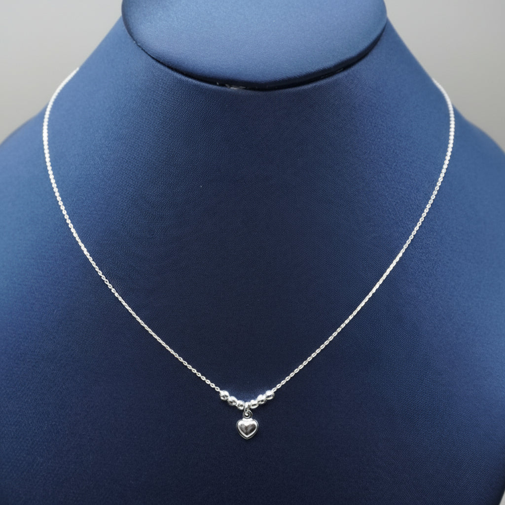 COLLAR CON BOLITAS Y CORAZON 48 CM PLATA .925