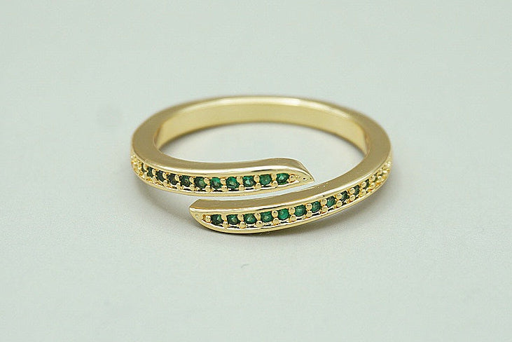 ANILLO ZIRCONIAS VERDES CHAPA DE ORO
