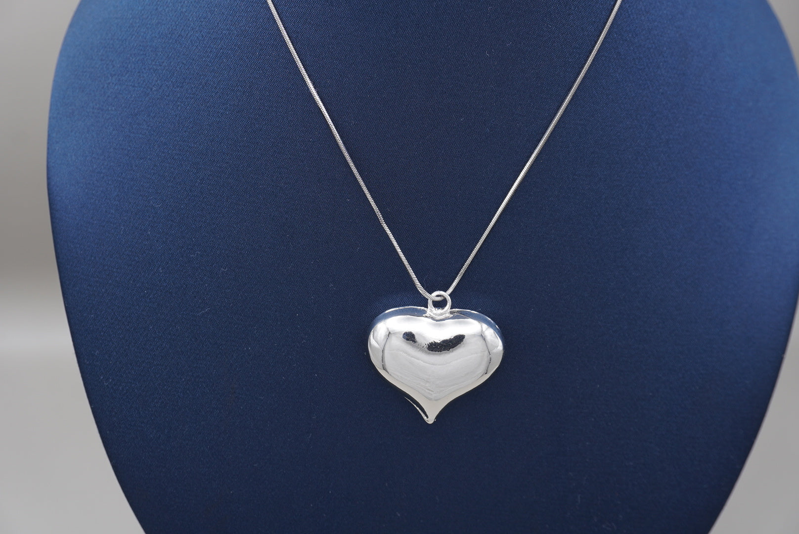 COLLAR DE CORAZON INFLADO 3 CM CHAPA DE RODIO