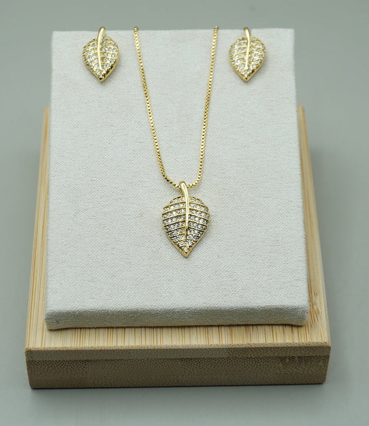 COLLAR-ARETES HOJAS ORO LAMINADO