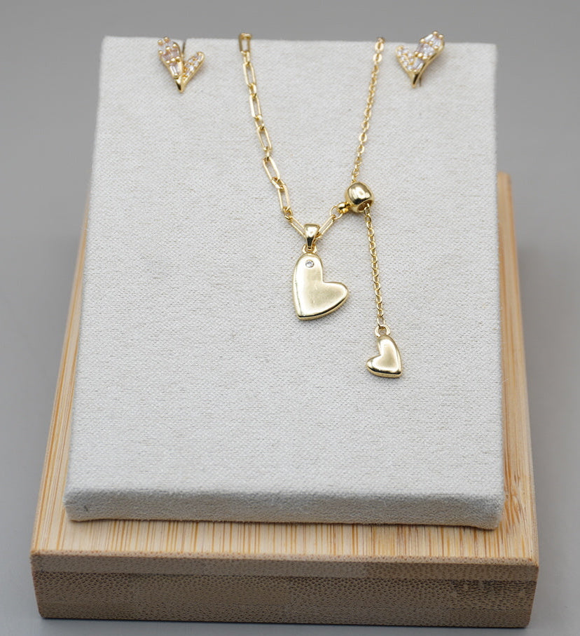 COLLAR-ARETES CORAZON PLANO ORO LAMINADO