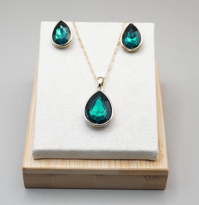 COLLAR/ARETES GOTA VERDE CHAPA DE ORO