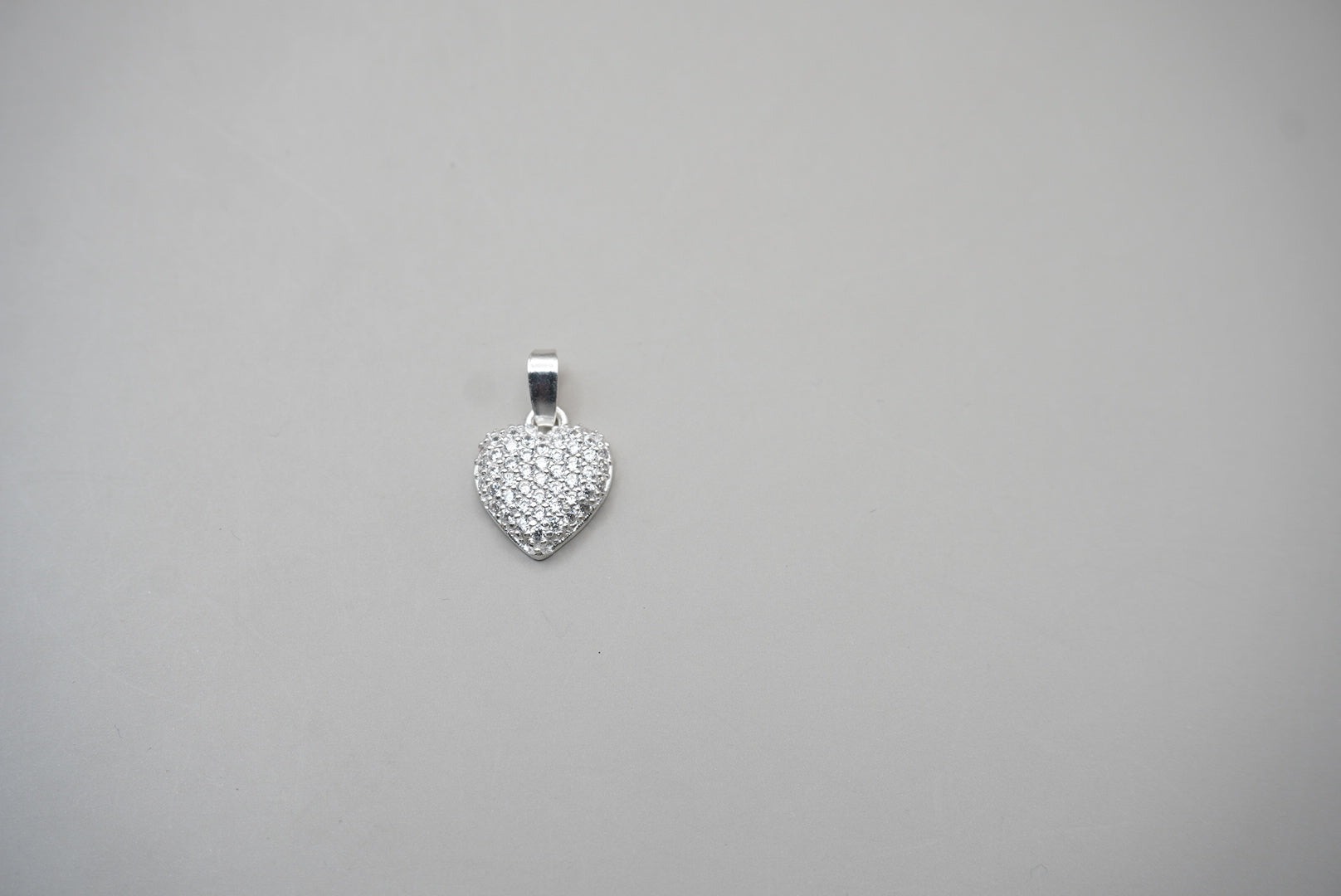 DIJE CORAZON ZIRCONAS TAMAÑO 0.5 PLATA .925