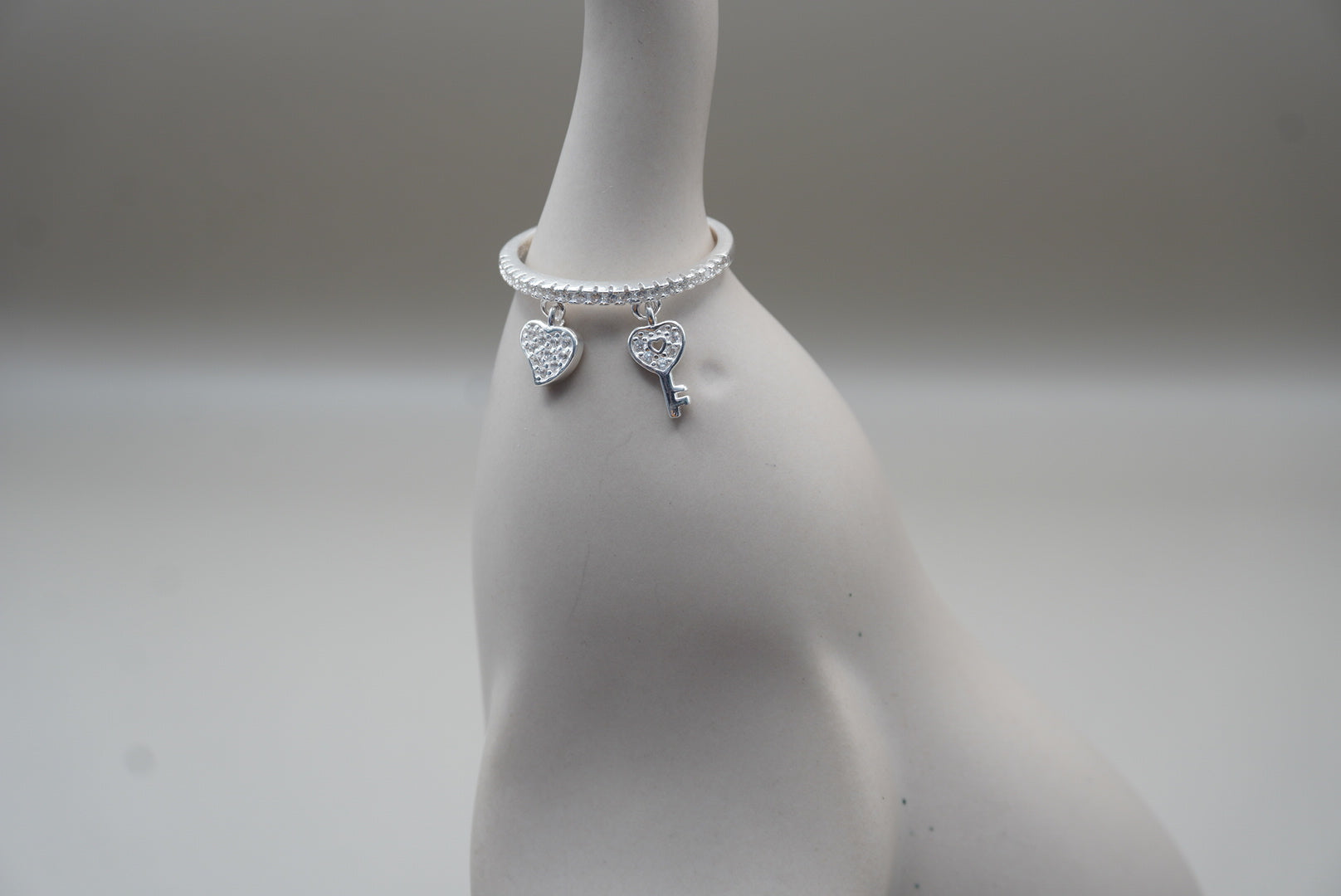 ANILLO CORAZON Y LLAVE #8 PLATA .925