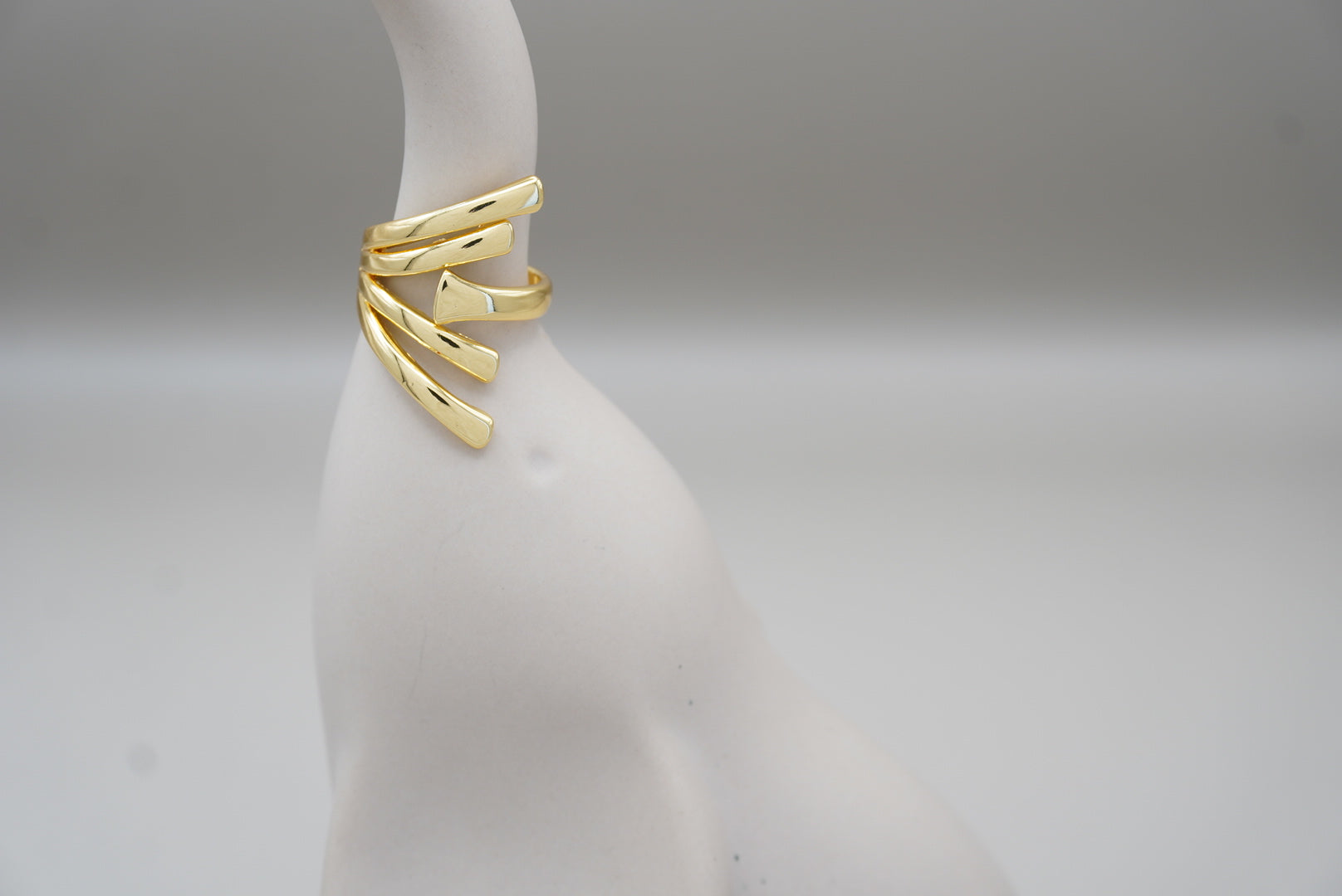 ANILLO AJUSTABLE 5 LINEAS CRUZADAS CHAPA DE ORO