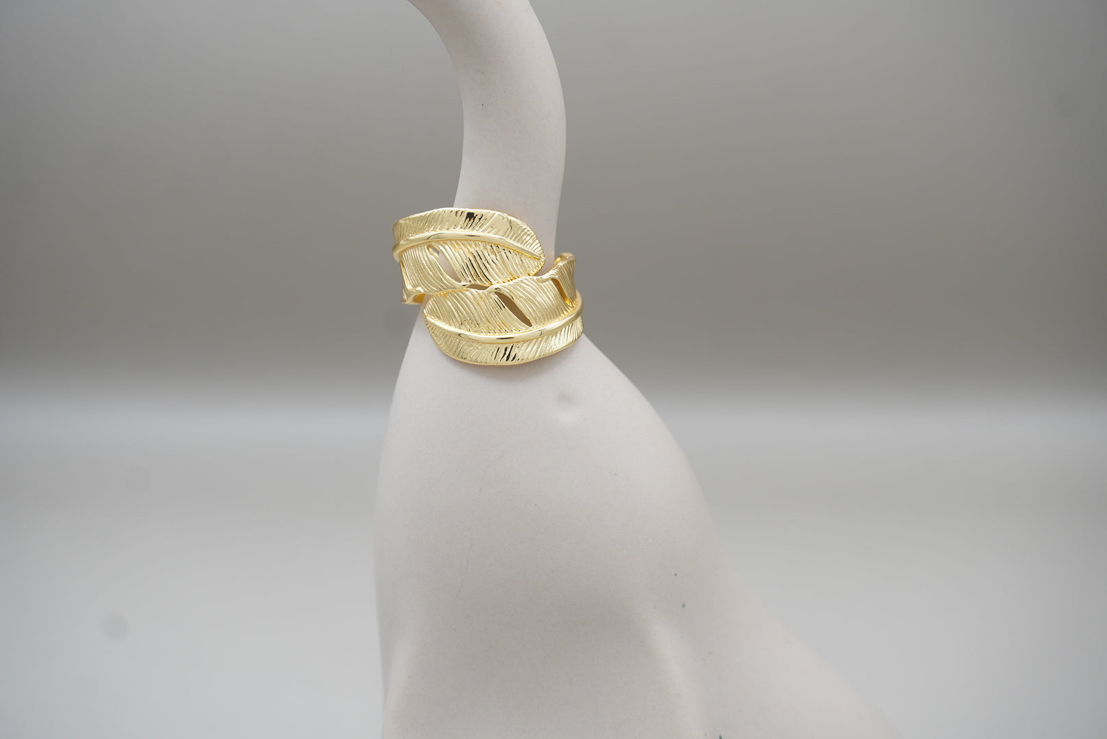 ANILLO AJUSTABLE HOJA DOBLE CHAPA DE ORO