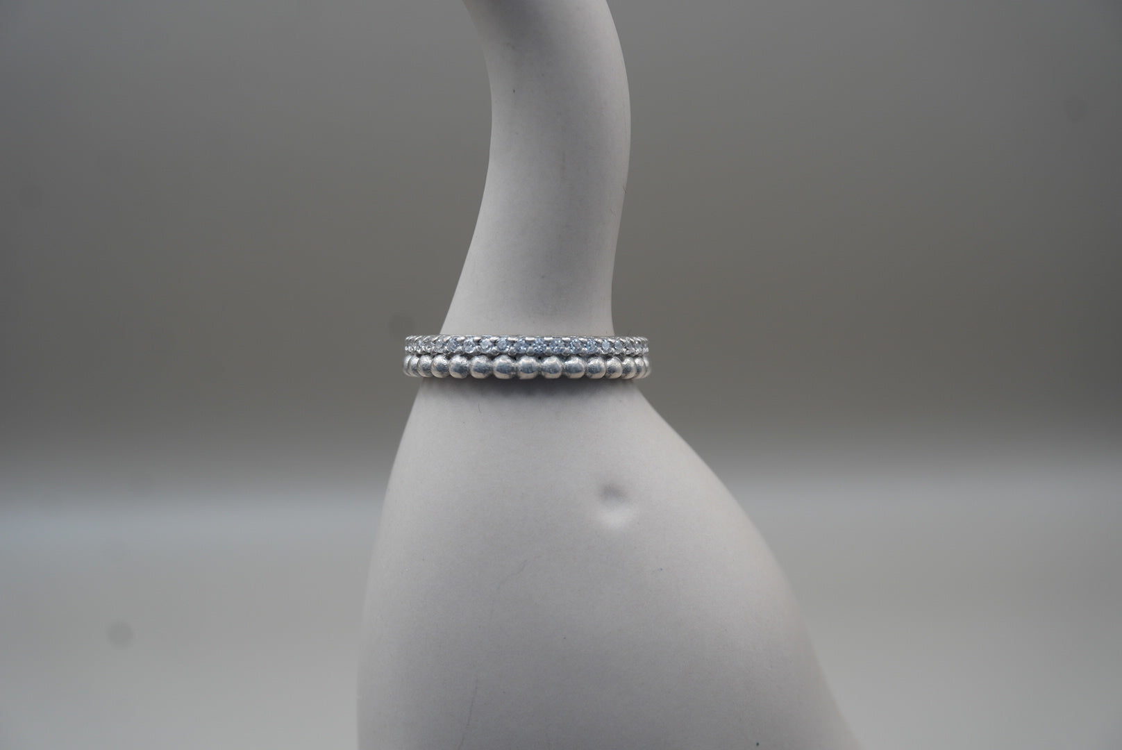 ARGOLLA DOBLE ZIRCONIA Y BOLITAS #8 PLATA .925