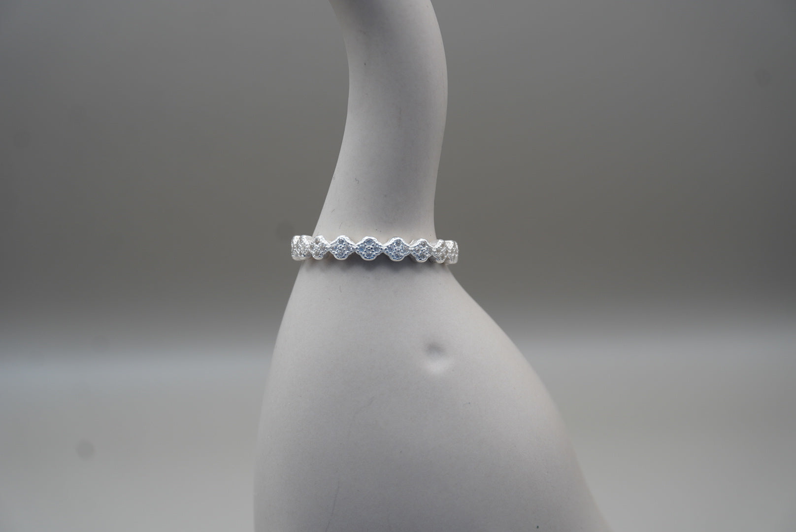 ARGOLLA CON ZIRCOBNIA FIGURA TREBOLES #8 PLATA .925